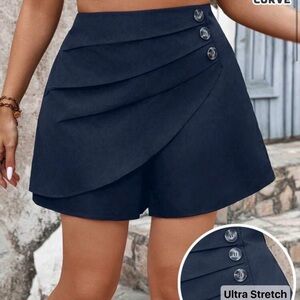 Elegant Navy Button-Accent Skorts
